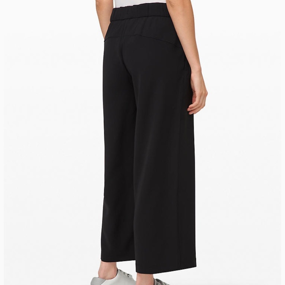 Green and black On the Fly 7/8 wide leg woven pant - Picture 3 of 5
